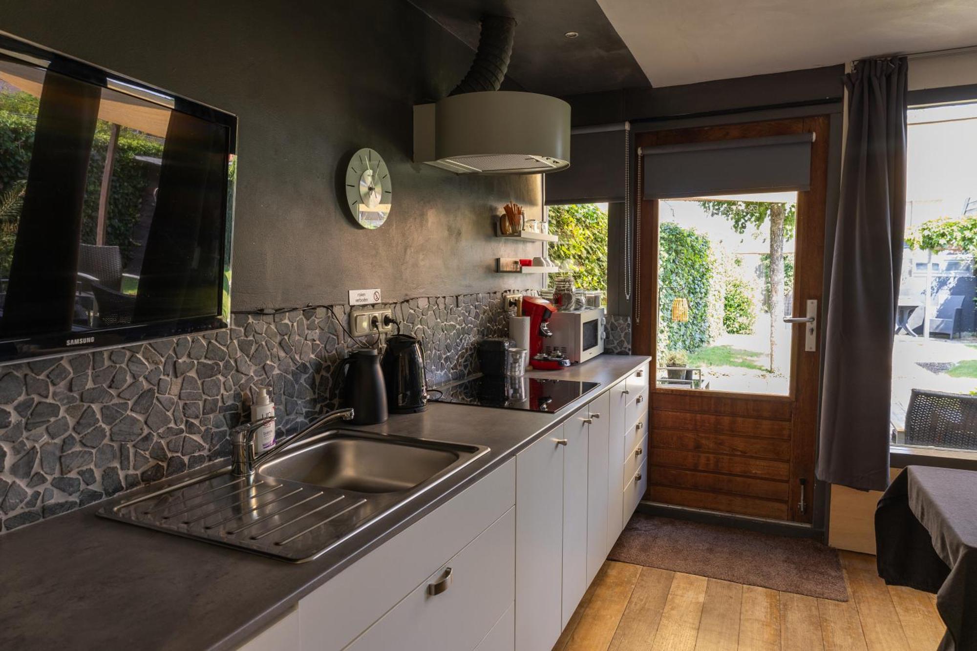 Bed & Breakfast 28 Appartement Met Prive Tuin Assen Exterior foto