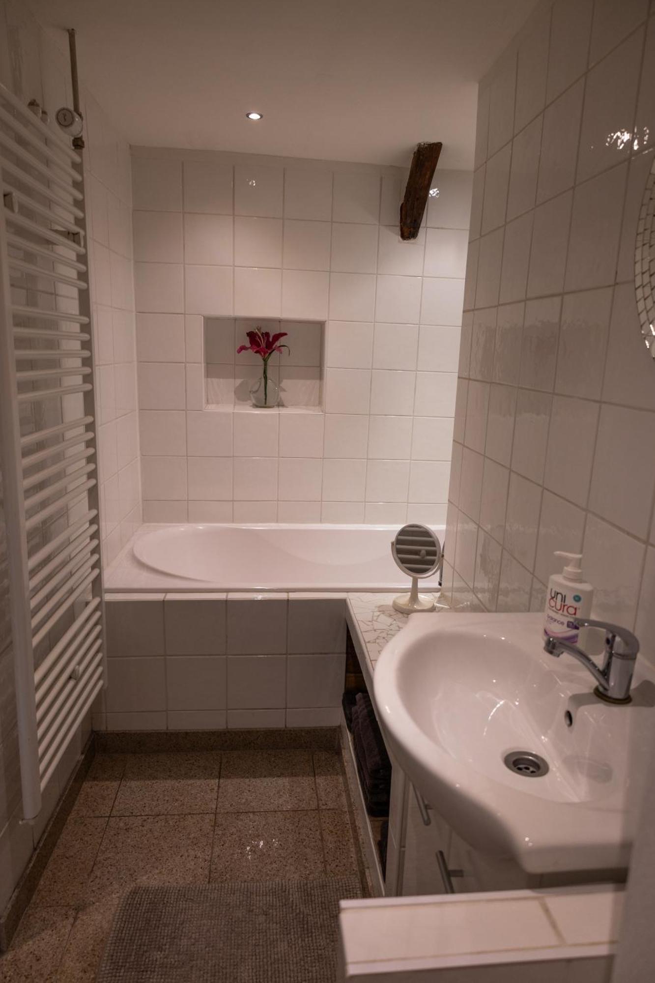Bed & Breakfast 28 Appartement Met Prive Tuin Assen Exterior foto